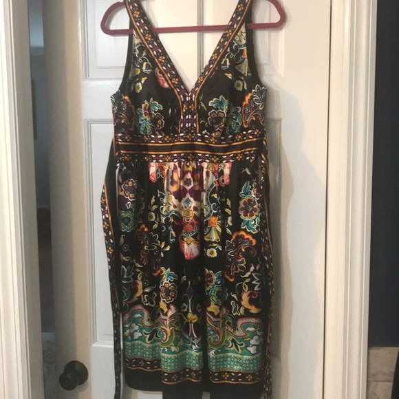 Beautiful spring and summer cocktail dress. - Picture 1 of 4